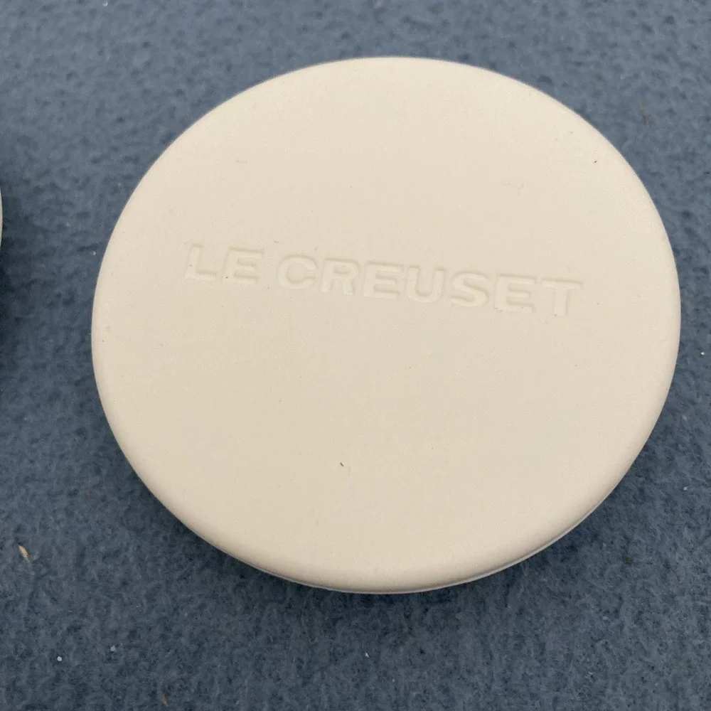 NWT Le Creuset White Set of 2 Silicon Mill Caps for Salt & Pepper Mills/Grinders